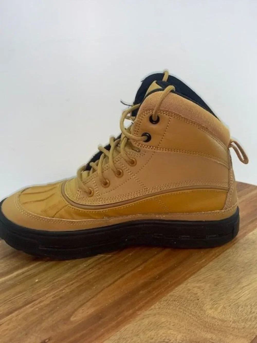 Nike Kids Woodside 2 ACG Boots Wheat Estimated Size 3.5